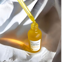 Load image into Gallery viewer, TUMERIC+ VITAMIN C SERUM